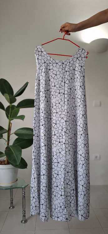 پیراهن طرحدار بلند جنس نخی سایز فری رنگ سفید و مشکی کار ترک