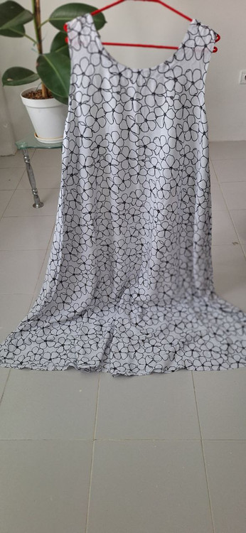 پیراهن طرحدار بلند جنس نخی سایز فری رنگ سفید و مشکی کار ترک