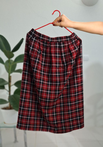 دامن چارخونه ای سه دکمه جنس نخی سایز ۳۸ کار ترک